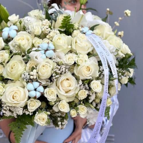باکس گل ویژه برای دوست خانم در روز زن 4345 — تصویر ۲