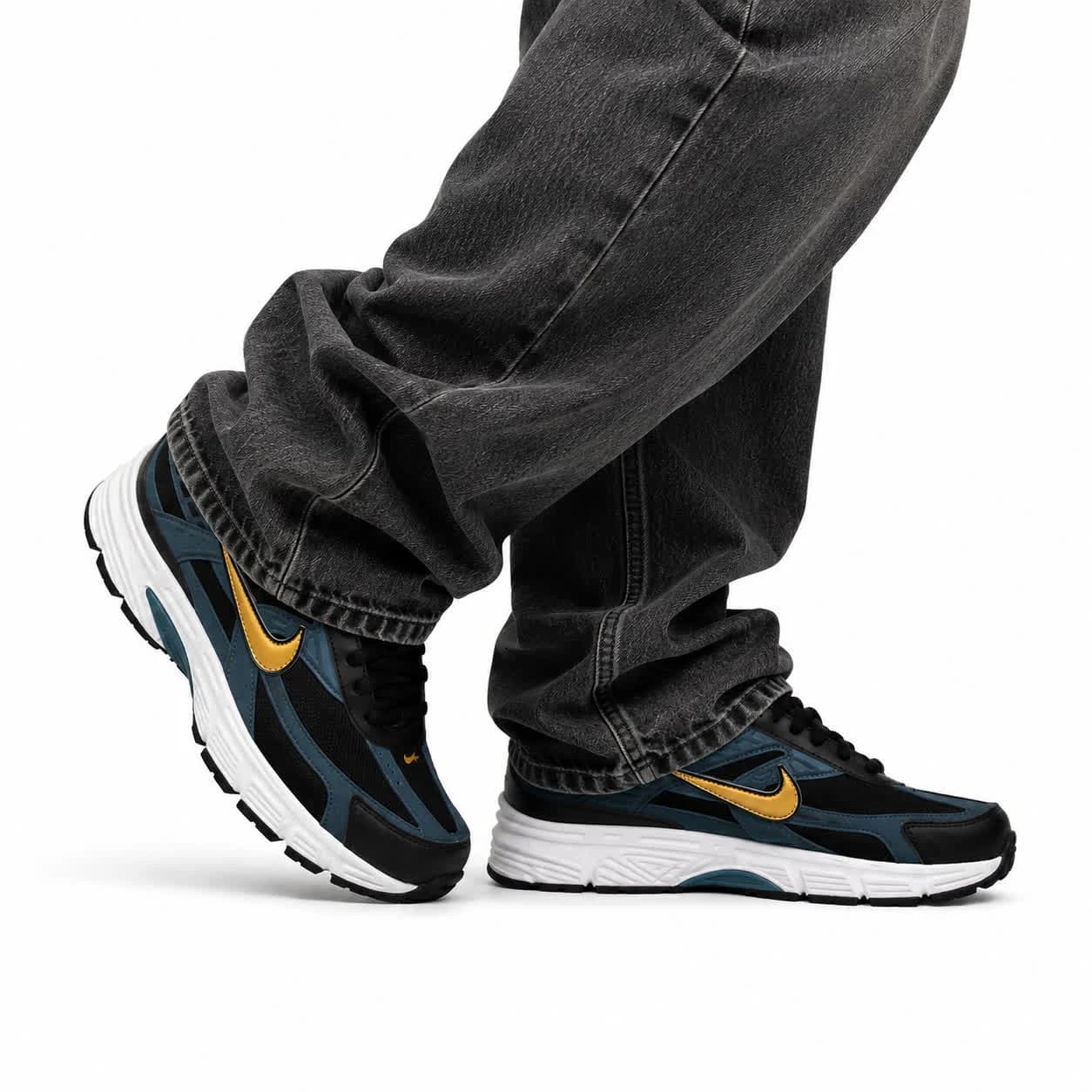 کتونی مردانه مدل رانینگ نایک اینتیاتور مشکی غازی (کیفیت درحد مستر) NIKE Initiator — تصویر ۲