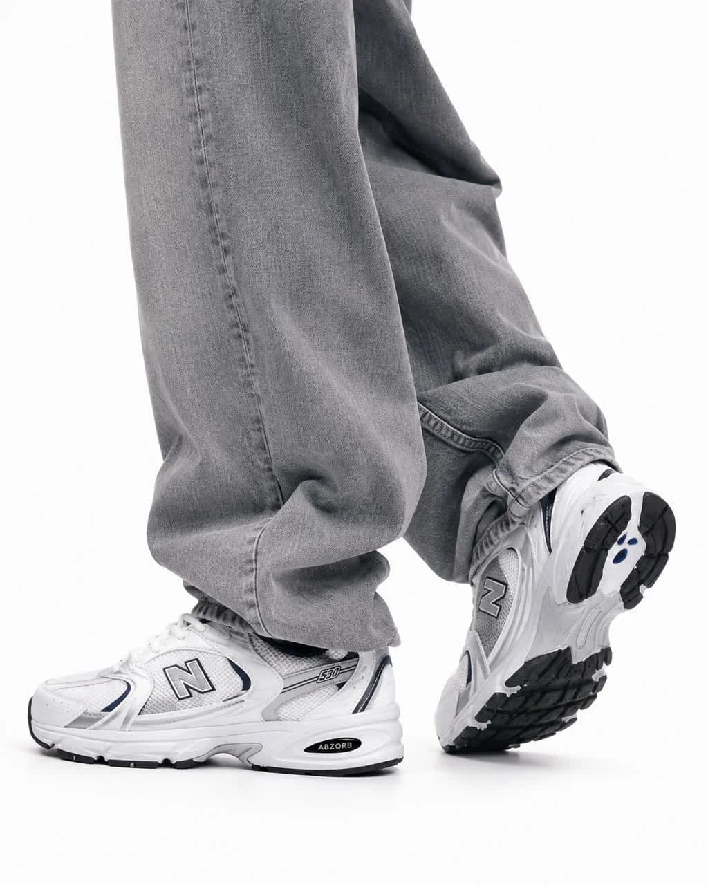 کتونی مردانه مدل نیوبالانس 530 سفید سرمه ای New Balance — تصویر ۲