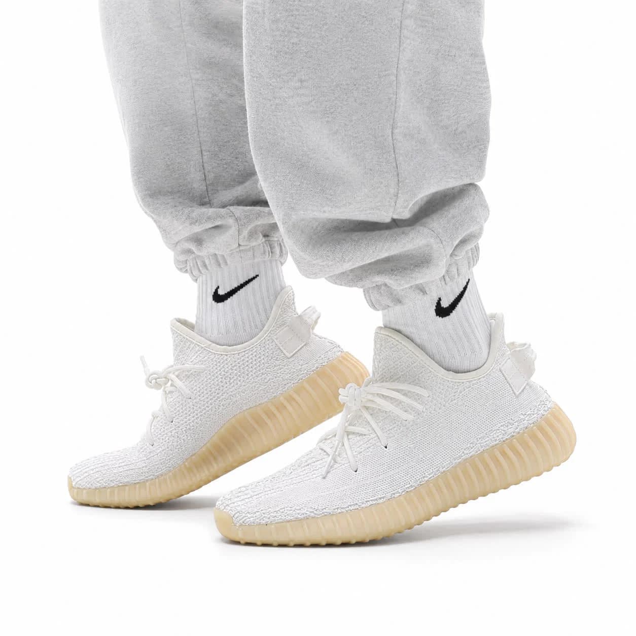 کتونی مردانه آدیداس مدل یزی بوست سفید تمام Adidas Yeezy Boost 350 — تصویر ۲