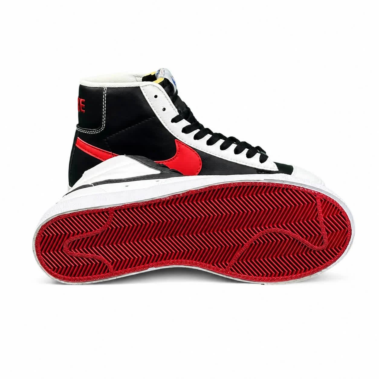 کفش کتانی خارجی مردانه مدل بلیزر سفید مشکی قرمز nike blazer ( مستر کوالیتی) — تصویر ۴