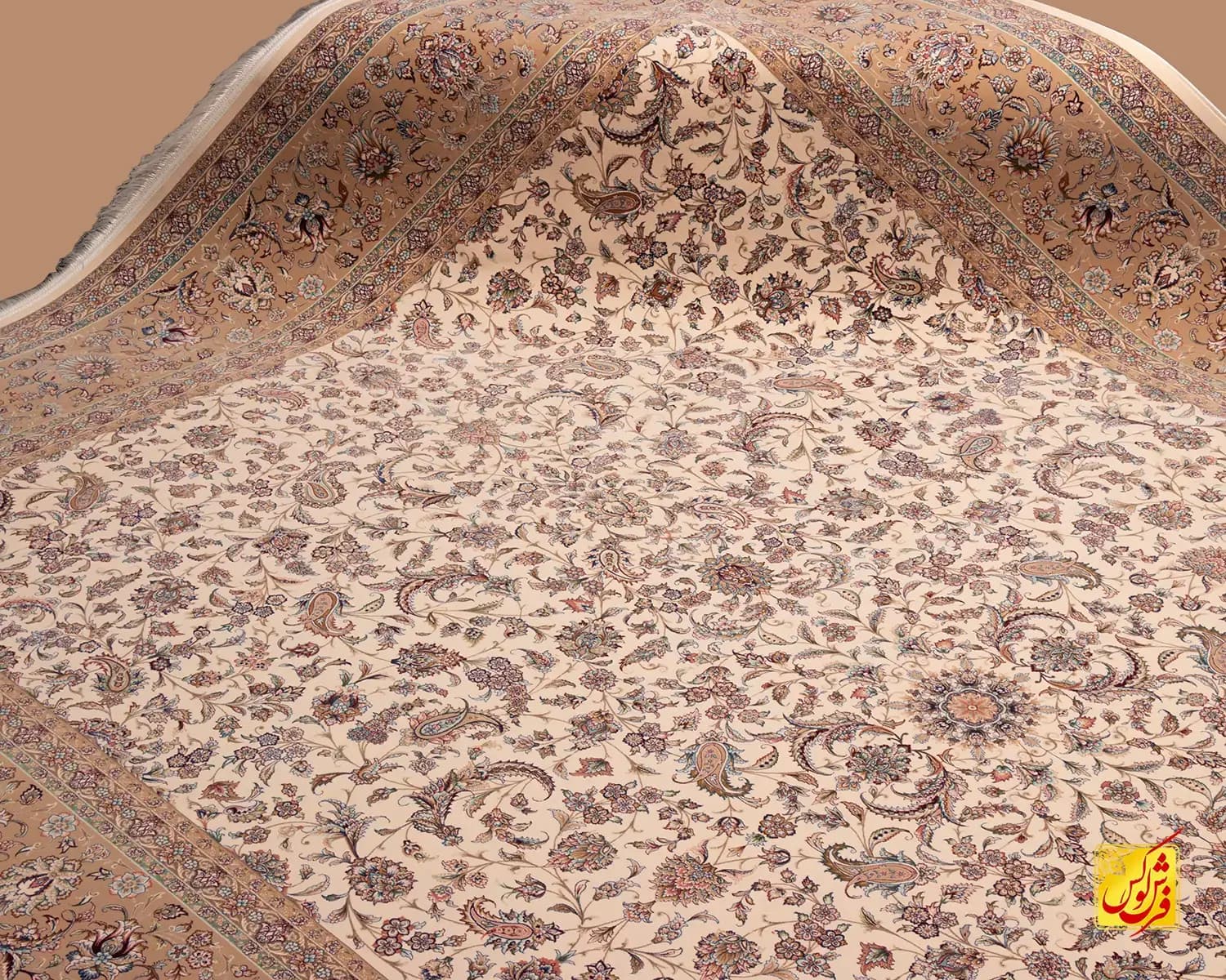 فرش کلاسیک 7542 کرم حاشیه بژ