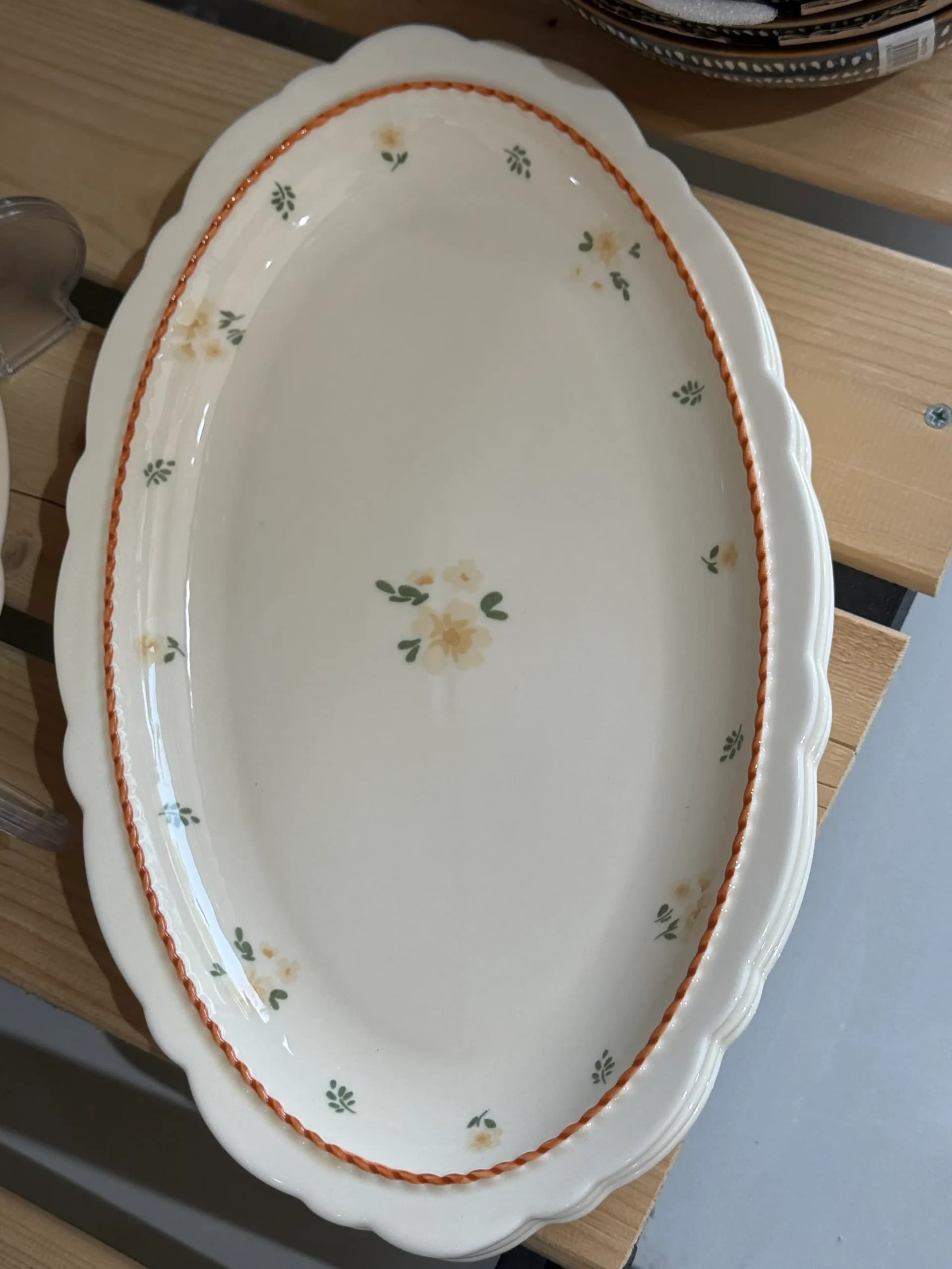 دیس سرامیکی طرح گل — تصویر ۳