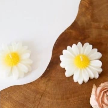 شمع مدل گل بابونه — تصویر ۳