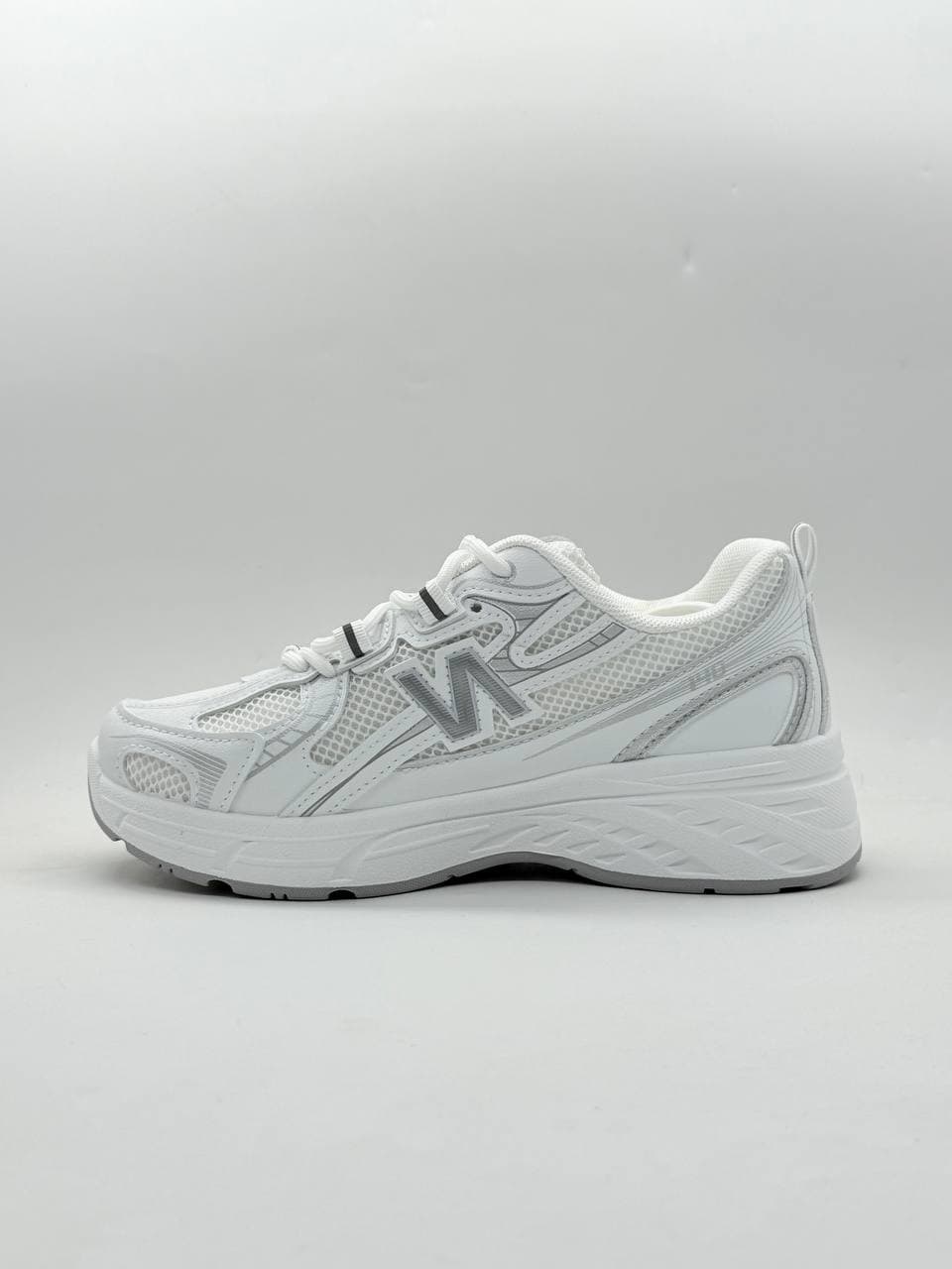 کفش نیوبالانس 740 نقره ای New Balance 740 silver Shoes — تصویر ۴