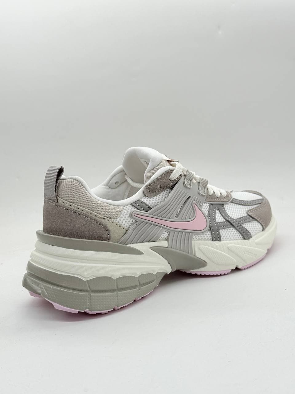 کتونی نایک وی تو کی صورتی قهوه ای Nike V2K pink brown sneakers — تصویر ۲