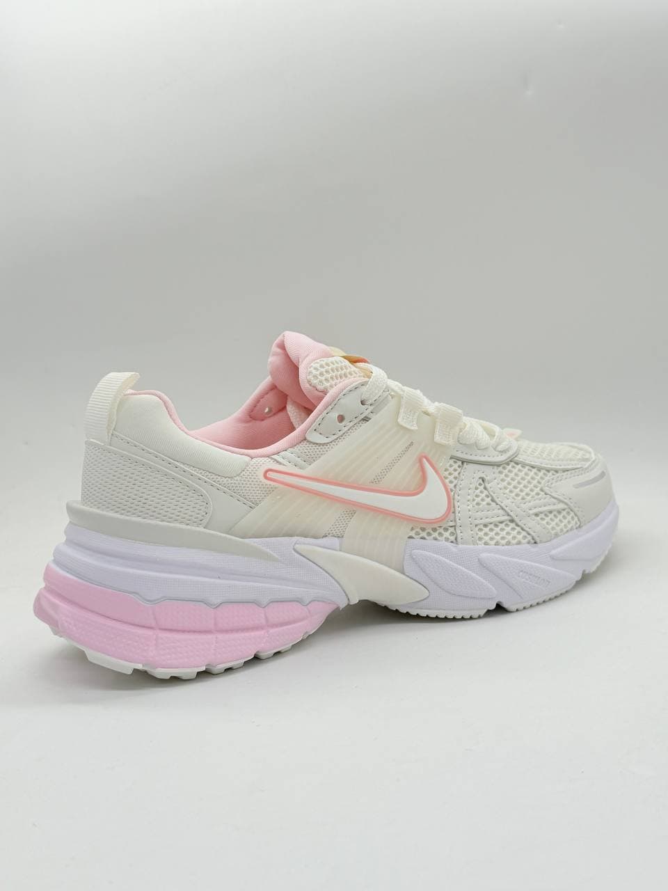 کتونی نایک وی تو کی کرم صورتی Nike V2K Cream Pink Sneakers — تصویر ۳