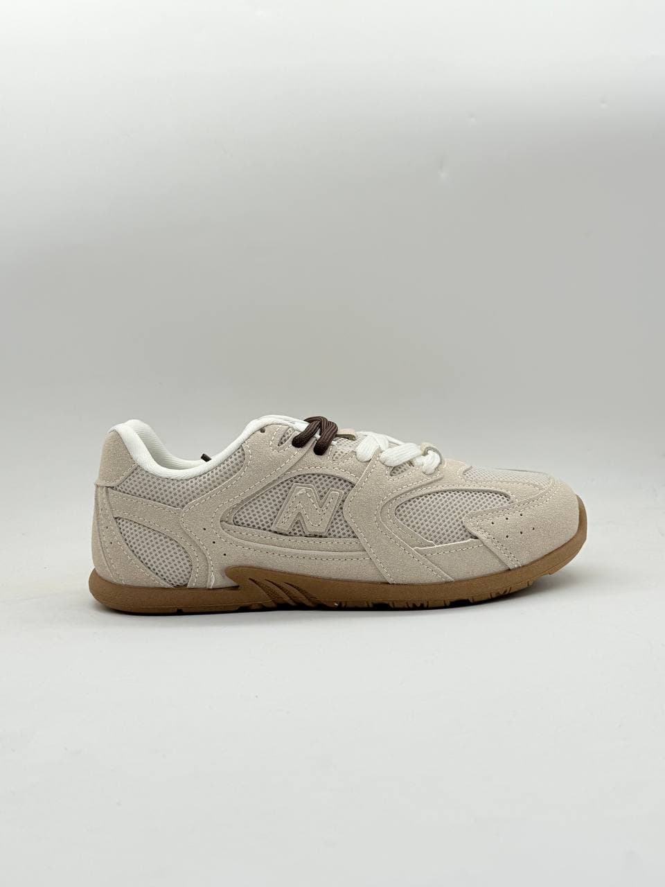 کفش نیوبالانس میو میو کرمی New Balance Miu Miu Creamy