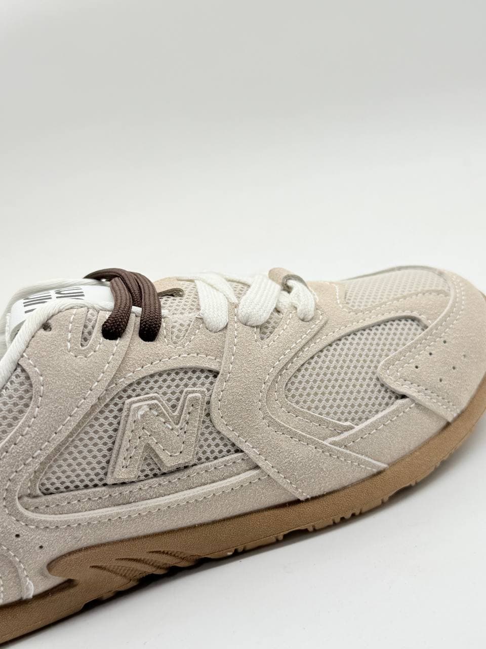 کفش نیوبالانس میو میو کرمی New Balance Miu Miu Creamy — تصویر ۶