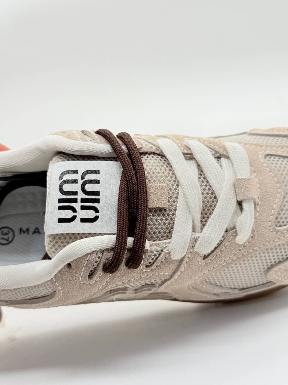 کفش نیوبالانس میو میو کرمی New Balance Miu Miu Creamy — تصویر ۵