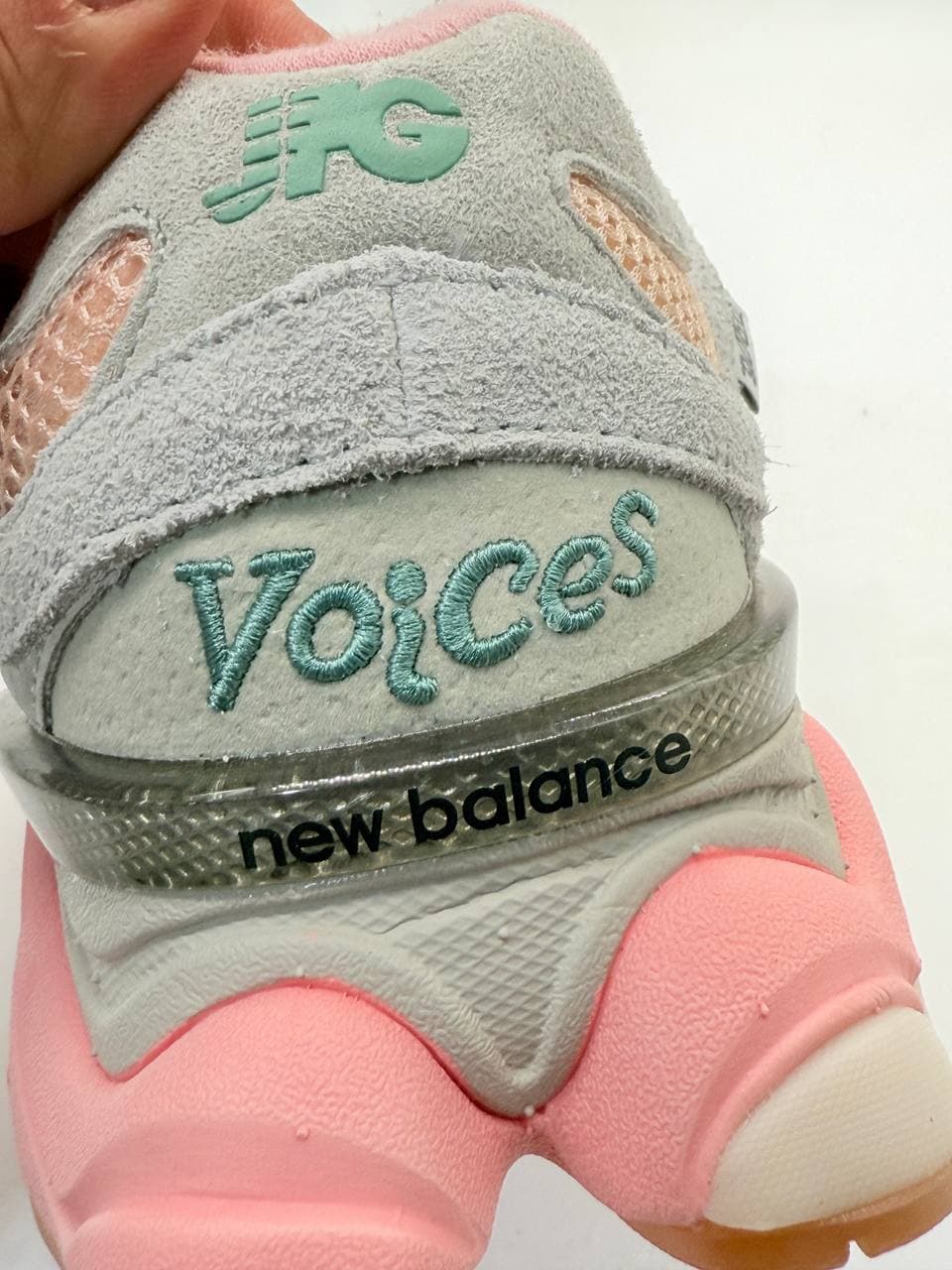 کفش نیوبالانس 9060 صورتی New Balance 9060 Pink Shoes — تصویر ۷