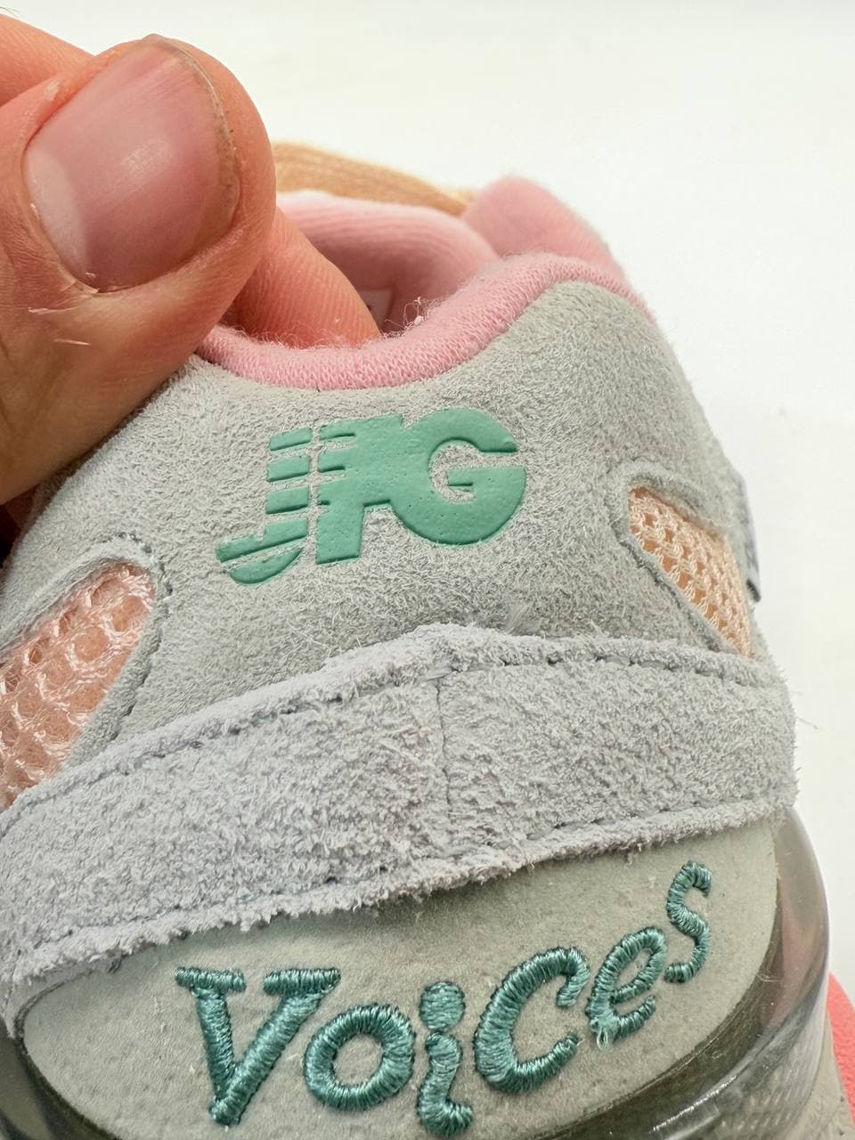 کفش نیوبالانس 9060 صورتی New Balance 9060 Pink Shoes — تصویر ۶