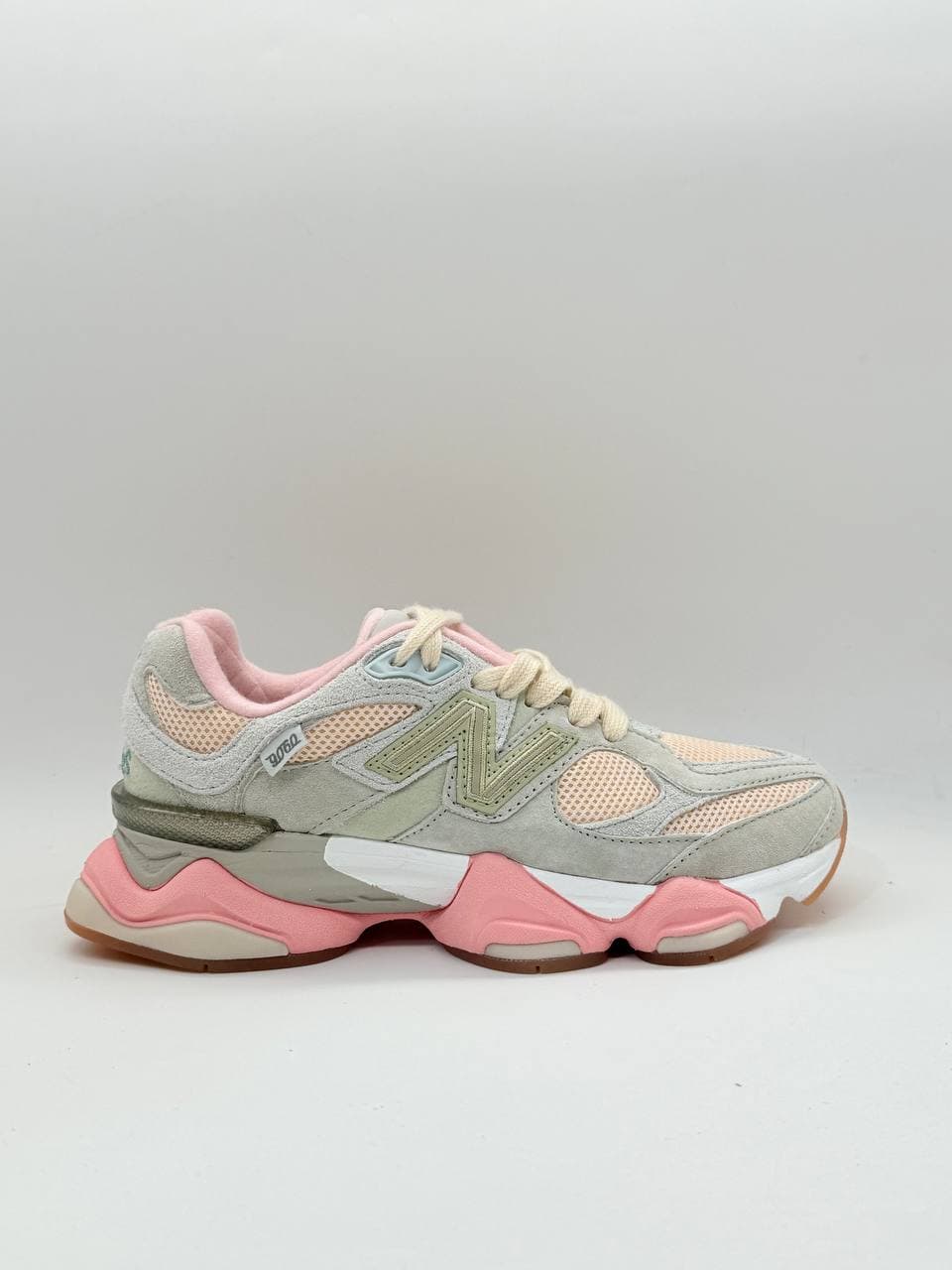 کفش نیوبالانس 9060 صورتی New Balance 9060 Pink Shoes