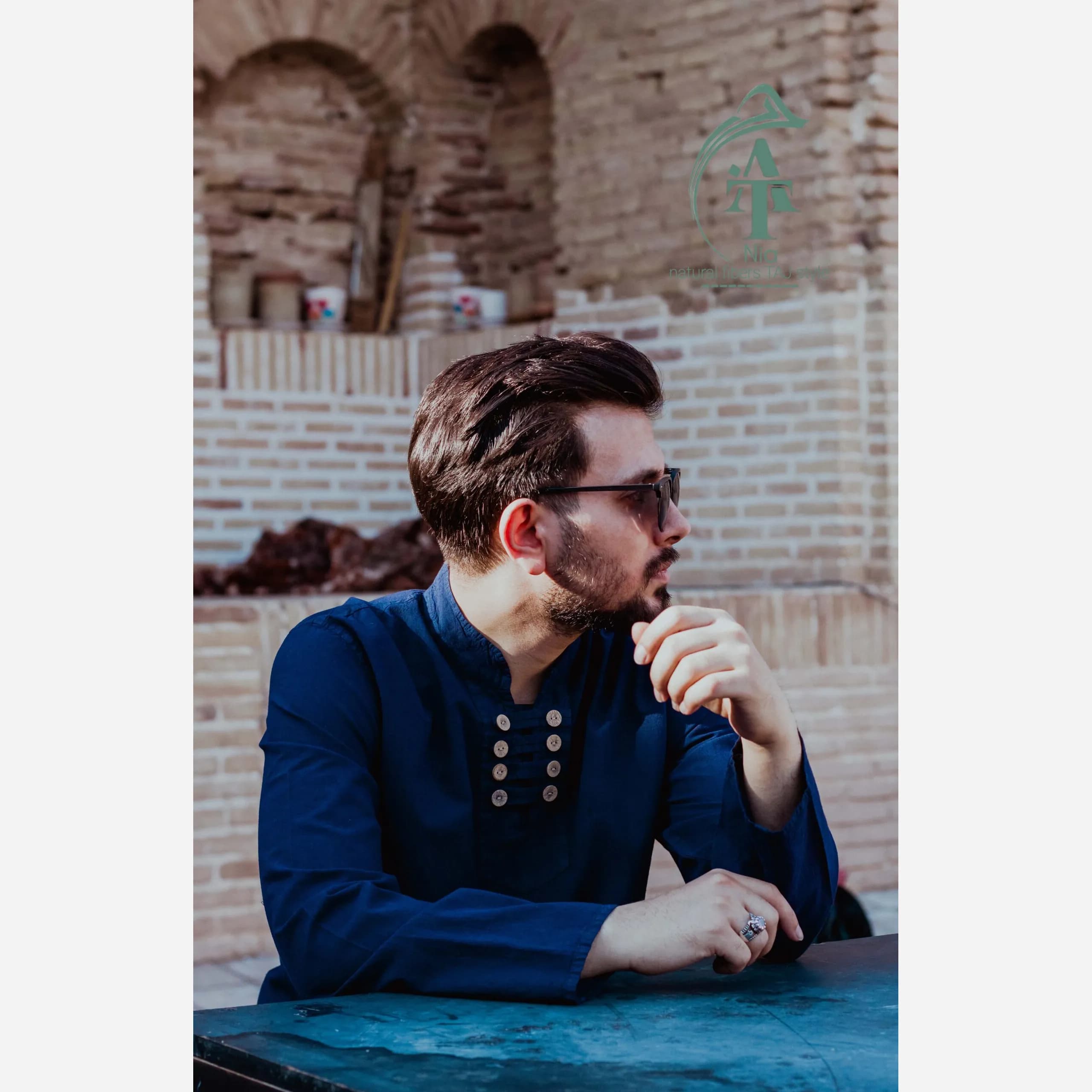 پیراهن مردانه الیاف طبیعی مدل هشت دکمه رنگ سرمه ای — تصویر ۷