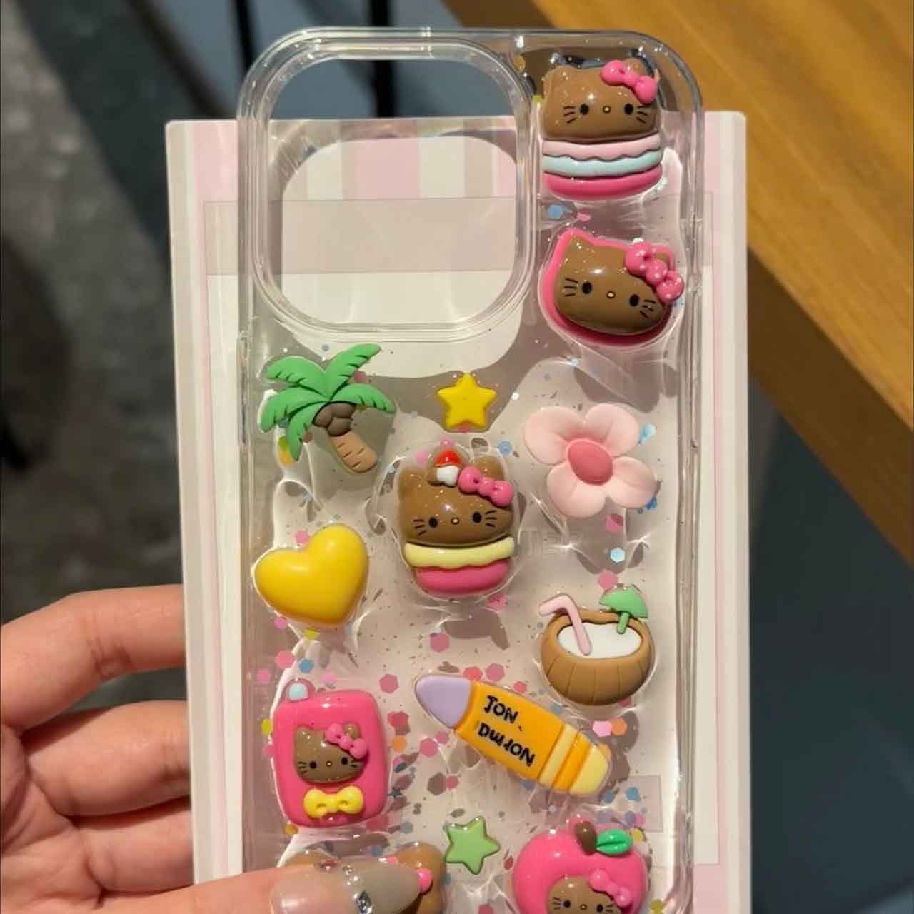 قاب Hello Kitty in The Beach برای گوشی های آیفون — تصویر ۲