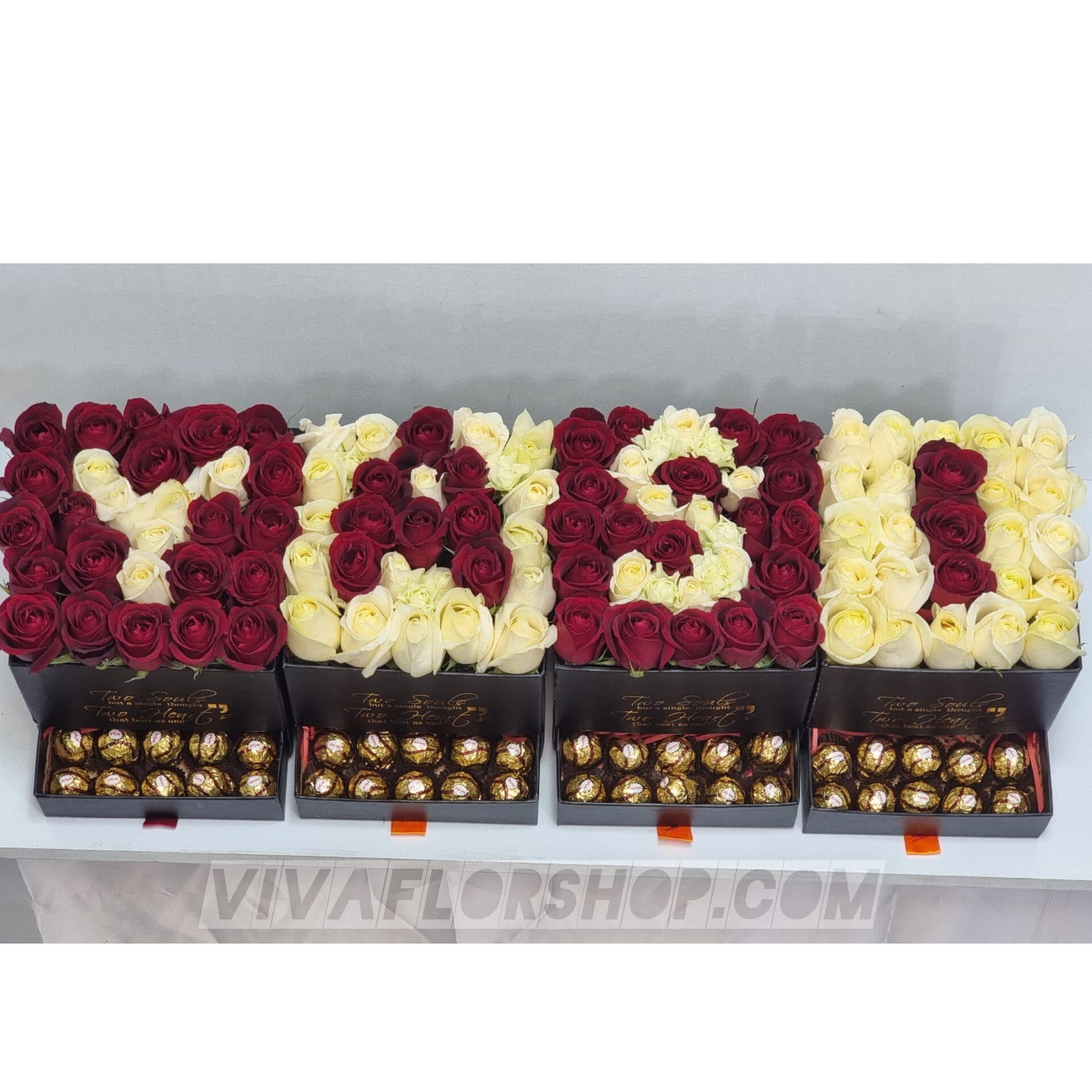 باکس گل رز سرخ و سفید با حرف YASI — تصویر ۲