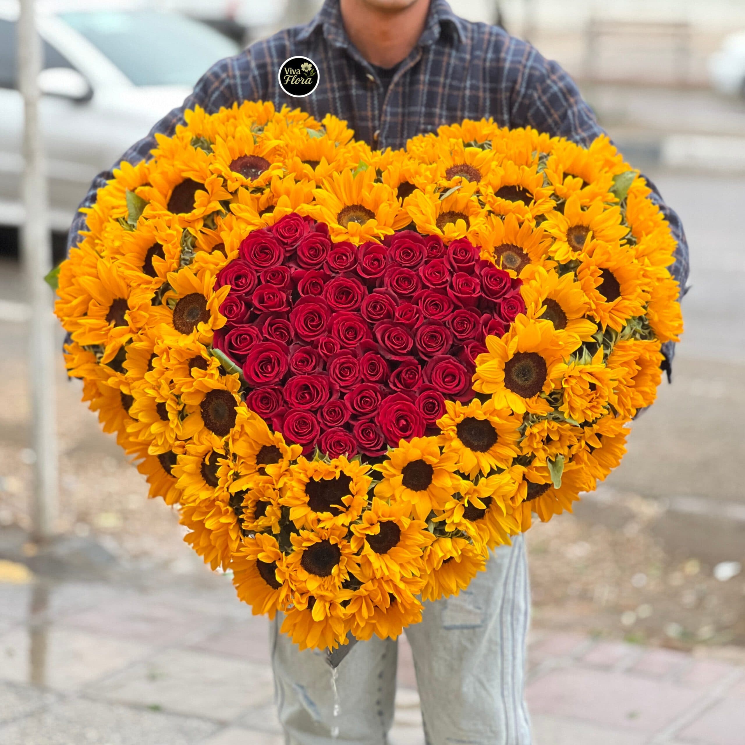 باکس گل قلبی رز و آفتابگردان جانان — تصویر ۲