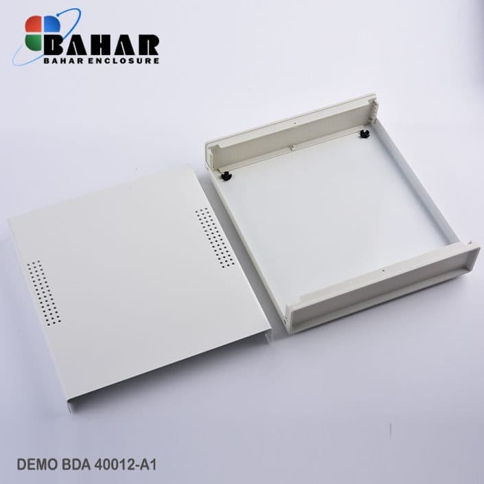 BDA 40012-A1 W170 جعبه فلزی با پانل پلاستیکی — تصویر ۴