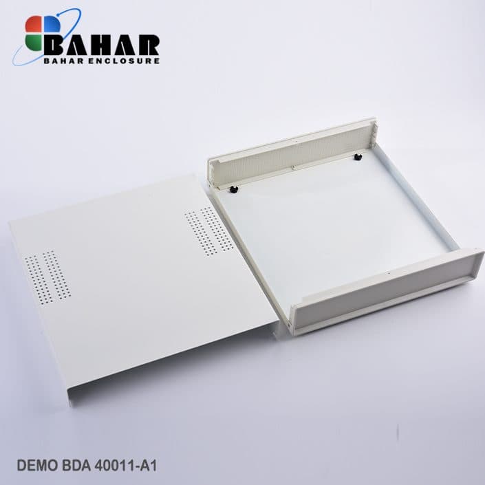 BDA 40011-A1 W250 جعبه فلزی با پانل پلاستیکی — تصویر ۴