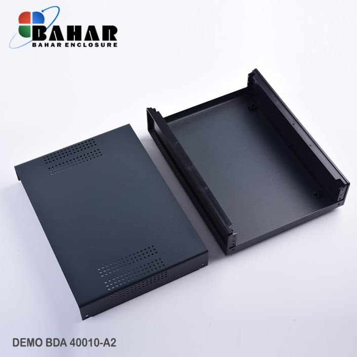 BDA 40010-A2 W300 جعبه فلزی با پانل پلاستیکی — تصویر ۴