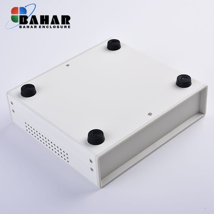 BDA 40011-A1 W200 جعبه فلزی با پانل پلاستیکی — تصویر ۳