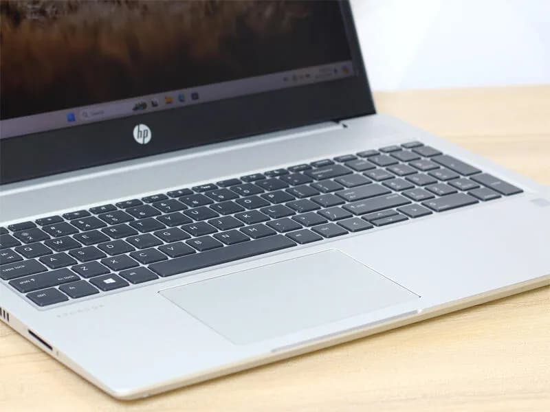 لپ تاپ استوک اچ پی مدل HP 450G6 i5 8265U 8GB 256GB — تصویر ۴