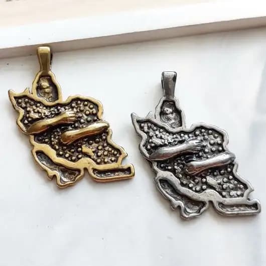 پلاک و آویز گردنبند استیل آغوش ایران طرح برجسته رنگ ثابت کد amp