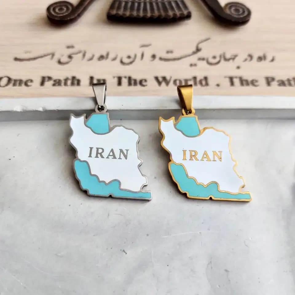 پلاک و آویز گردنبند استیل نقشه و پرچم کشور ایران iran رنگ ثابت کد amp — تصویر ۲