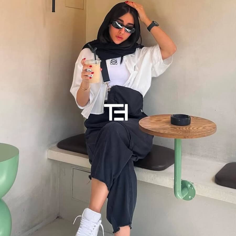 عینک آفتابی PRADA با فریم مستطیلی شکل، رنگ سبز تیره و لنز دودی تیره مدل N3941 — تصویر ۸