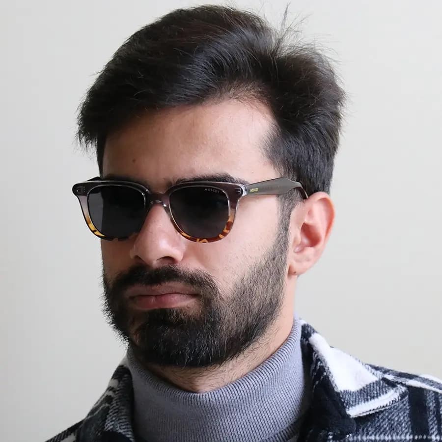 عینک آفتابی موسکات با فریم شکل ویفرر، رنگ مشکی و قهوه‌ای، دسته سیم‌دار و لنز دودی تیره و پلاریزه مدل 581014 — تصویر ۲
