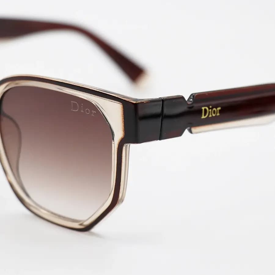 عینک آفتابی زنانه DIOR با فریم مربعی شکل، دو رنگ (عسلی و قهوه‌ای) و لنز قهوه‌ای سایه روشن مدل 2178 — تصویر ۶