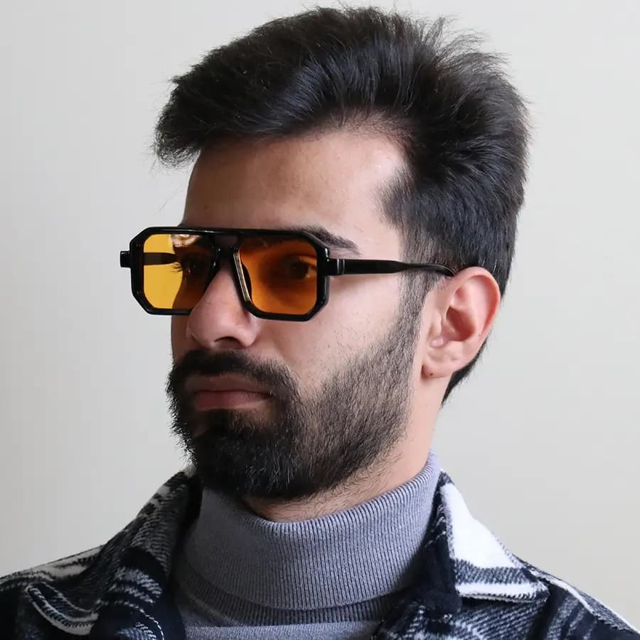 عینک آفتابی برند پرادا با فریم مربعی شکل، رنگ طوسی براق و لنز دودی تیره مدل ZN3903 — تصویر ۸