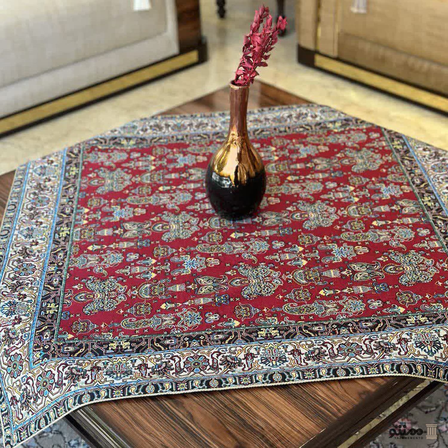 رومیزی مربع ترمه طرح پاسارگاد رنگ قرمز
