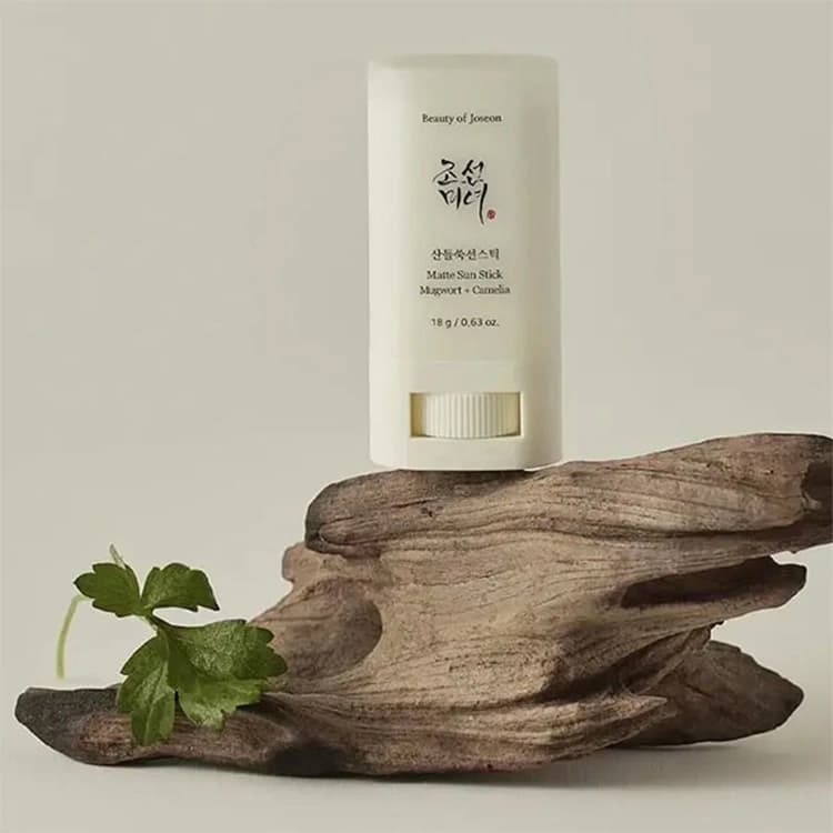 استیک ضد آفتاب Beauty Of Joseon مدل Mugwort Plus Camelia وزن 18 گرم — تصویر ۴