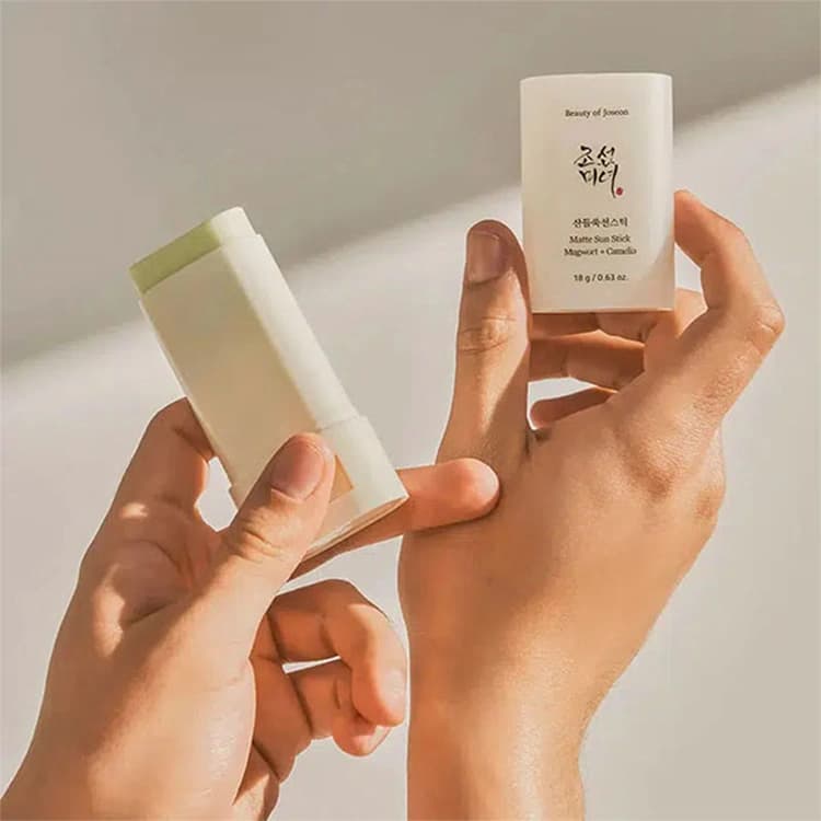 استیک ضد آفتاب Beauty Of Joseon مدل Mugwort Plus Camelia وزن 18 گرم — تصویر ۳