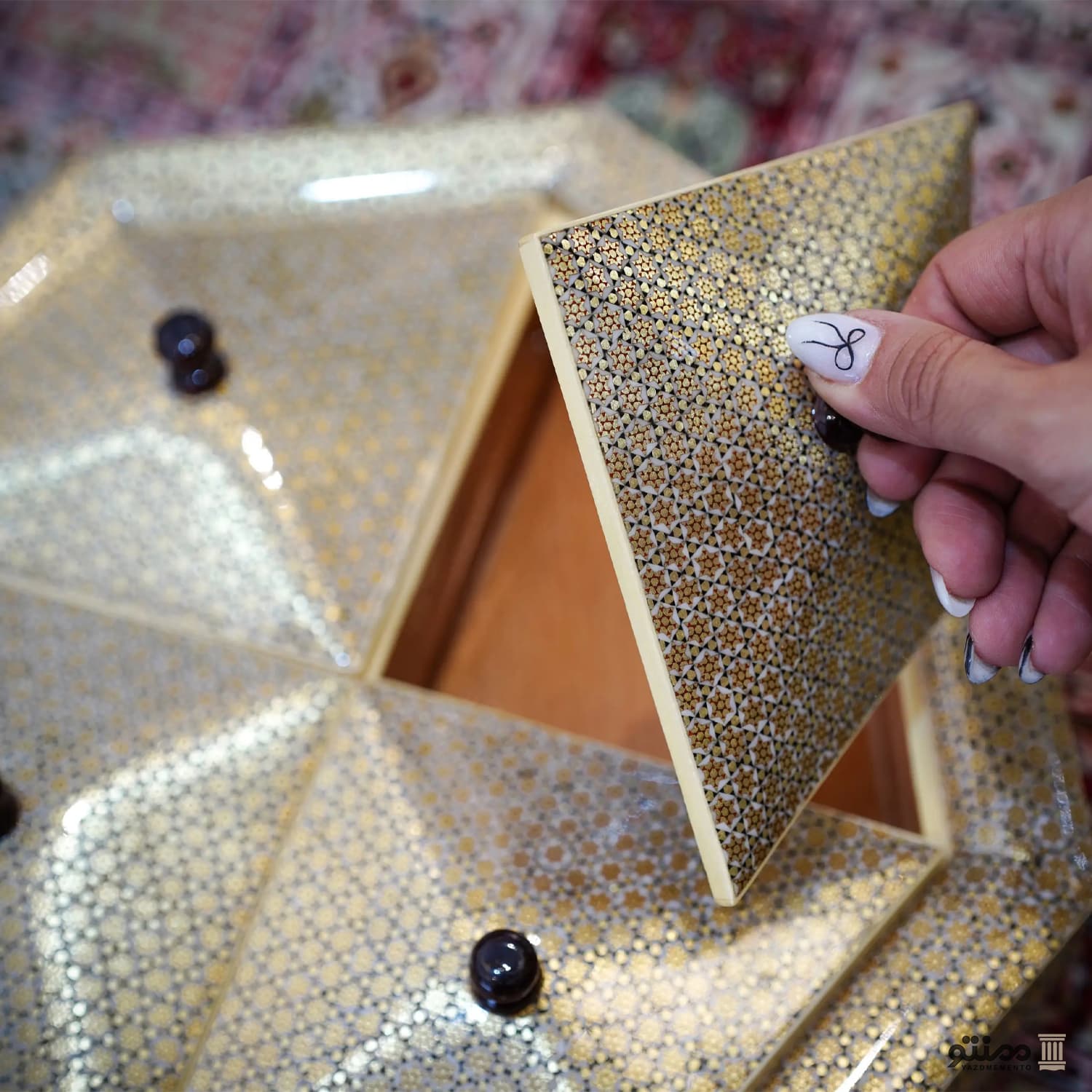 جعبه شکلات خوری خاتم کاری آقاجانی — تصویر ۲