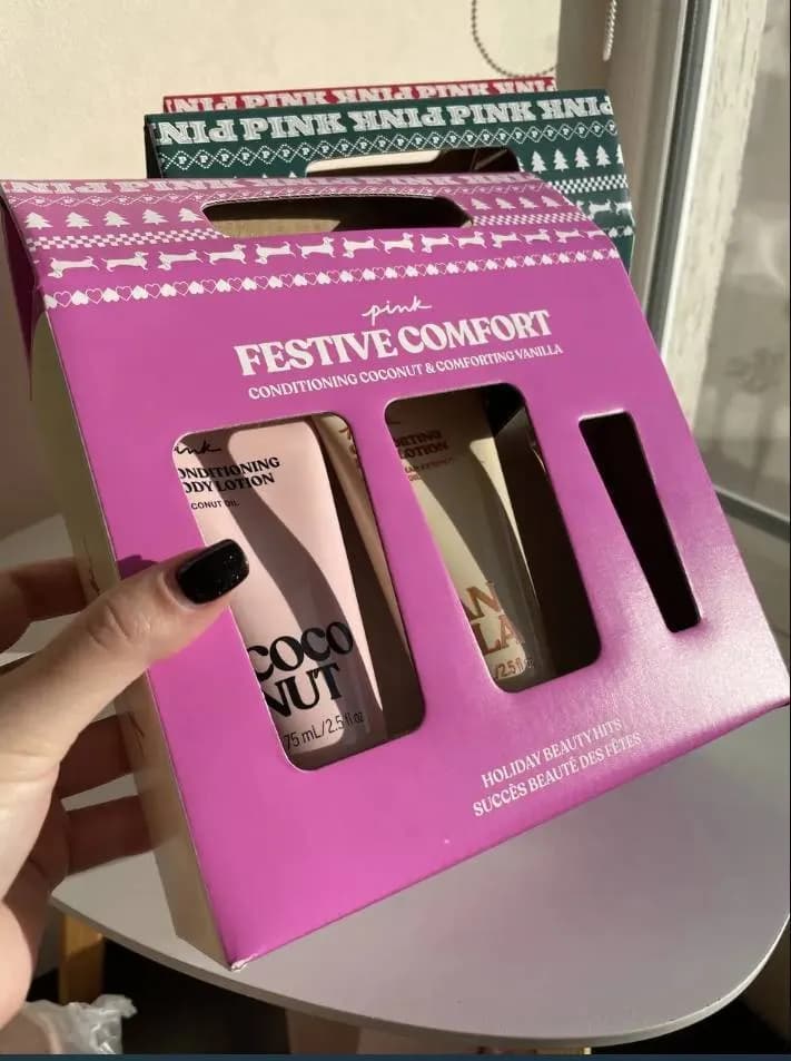 پک هدیه Pink Festive Comfort ویکتوریا سکرت — تصویر ۴