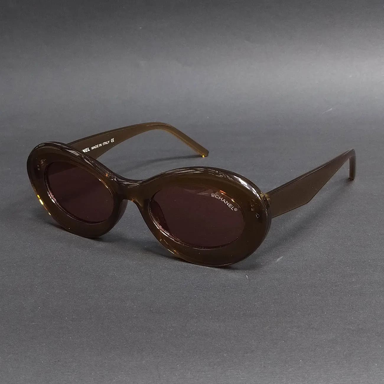عینک آفتابی CHANEL شنل فریم بیضی | مدل Vintage Fashion لوکس و استایل اسپرت کلاسیک — تصویر ۳