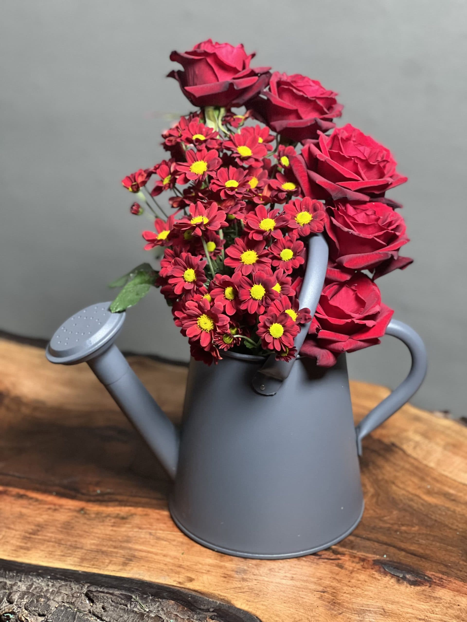 باکس گل رز قرمز طرح پندی — تصویر ۳
