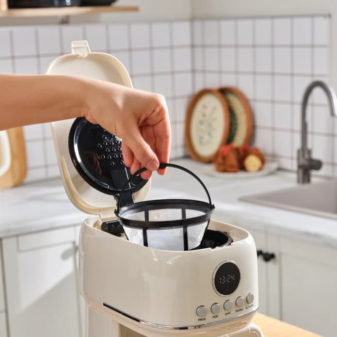 قهوه ساز کاراجا مدل Multibrew Retro رنگ کرم — تصویر ۴