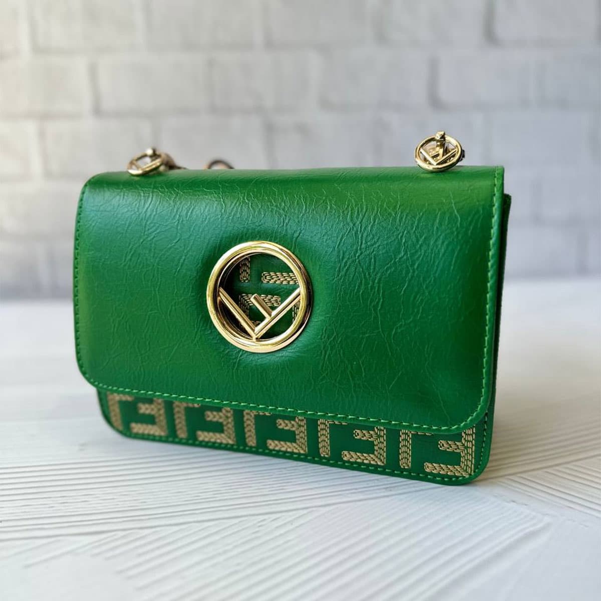 کیف مجلسی گلدوزی FENDI — تصویر ۴
