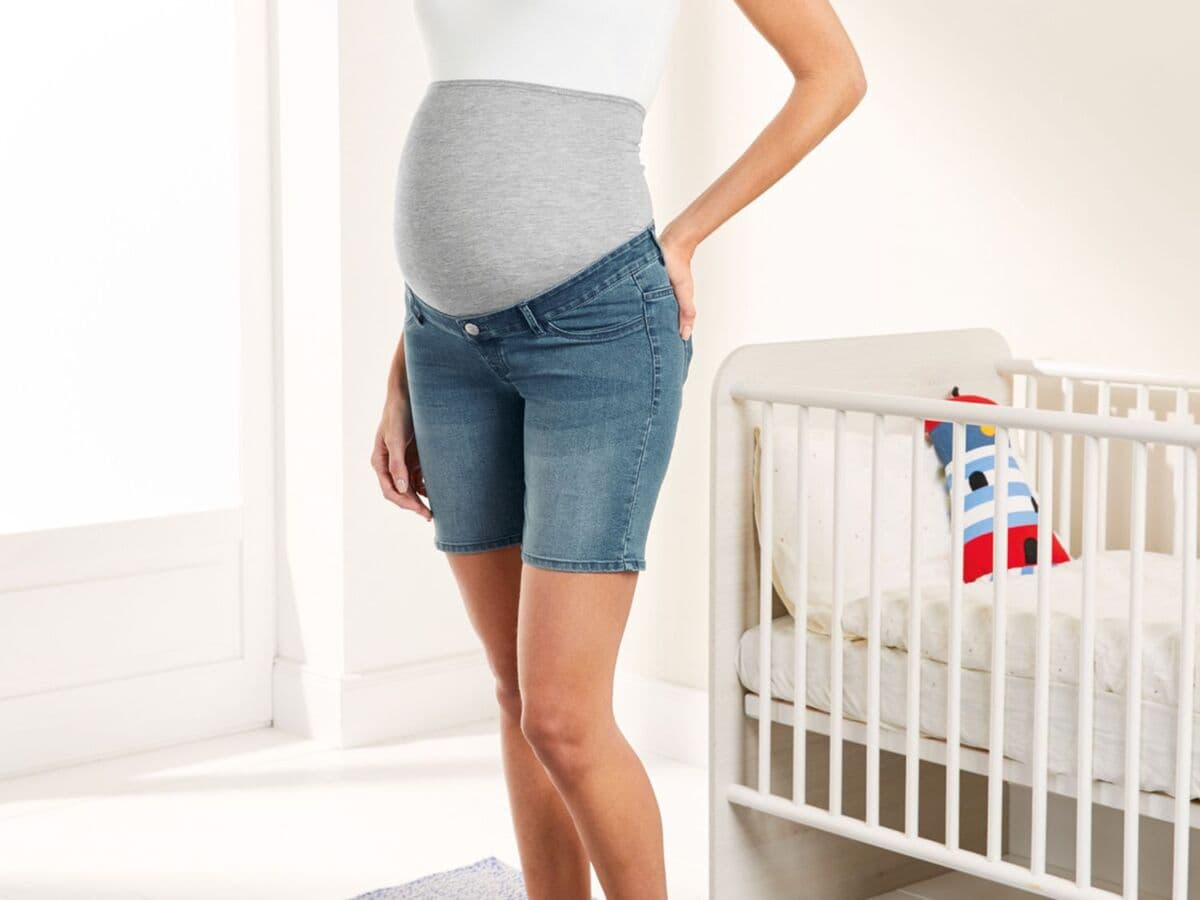 شلوارک جین بارداری برند اسمارا آلمان(سایز38)(آبی تیره)