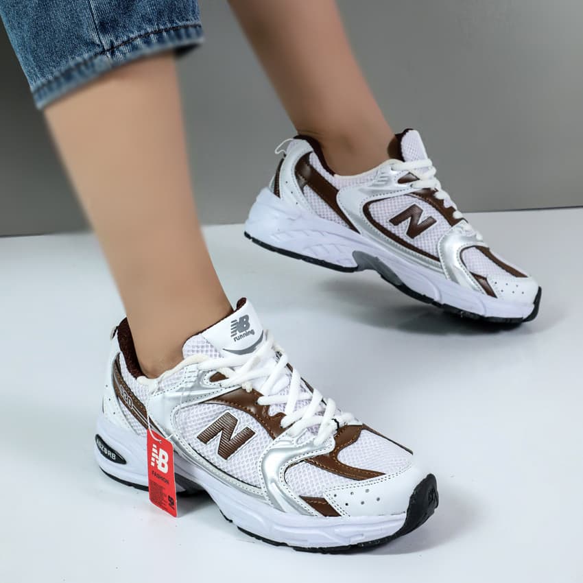 کتونی نیوبالانس 530 سفید قهوه ای زنانه 530 new balance کد 068679 — تصویر ۲