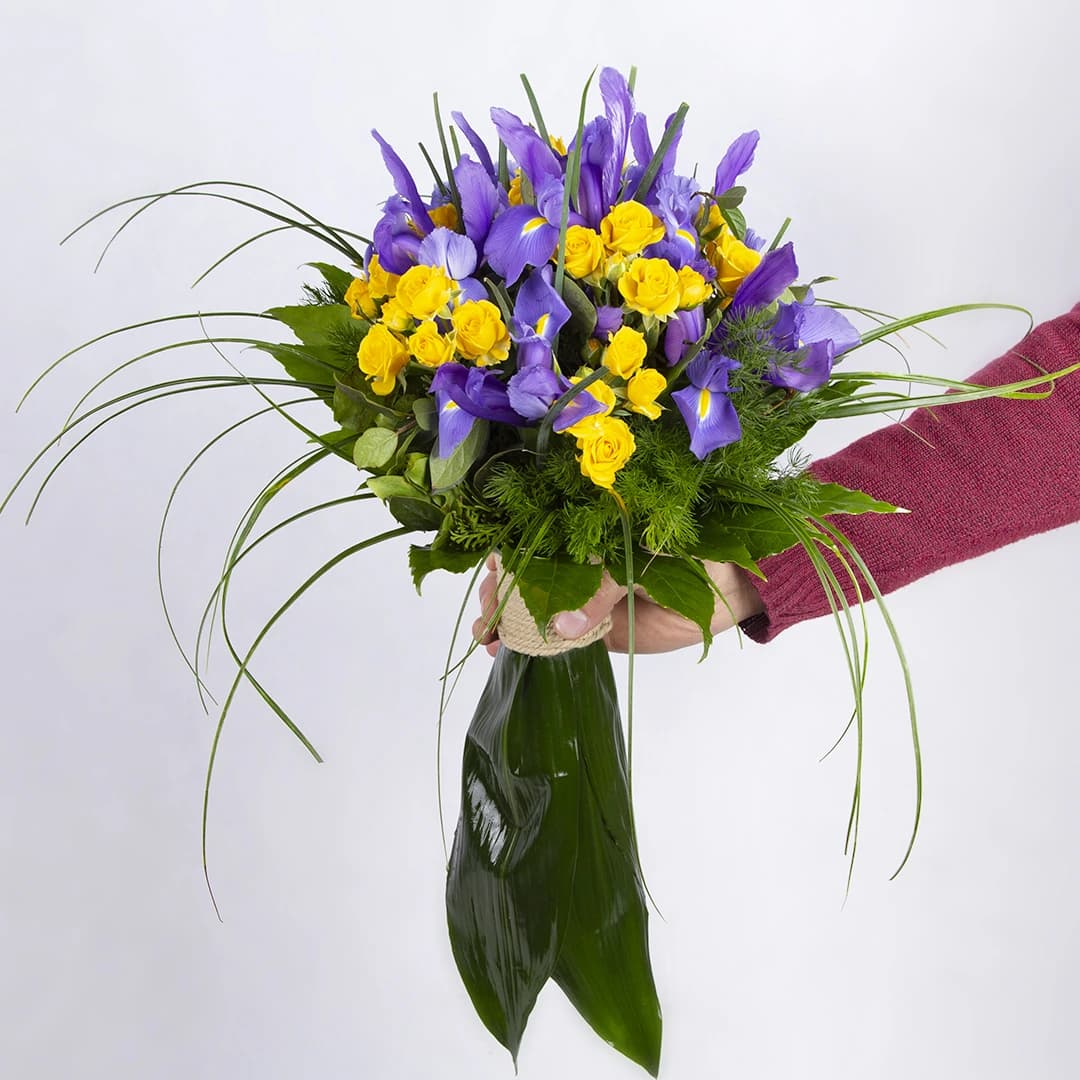دسته گل هدیه زنبق و رز کد 6620