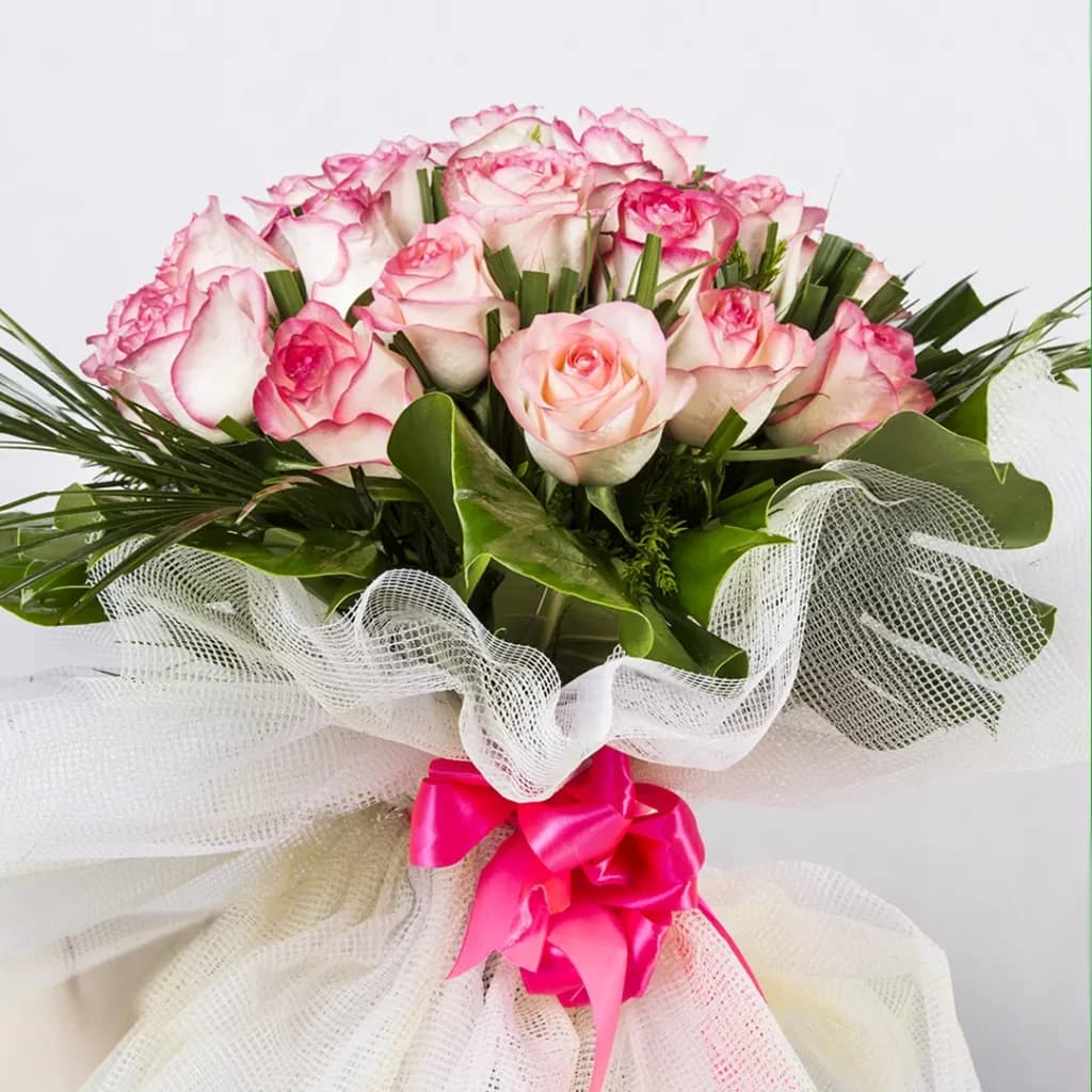 دسته گل رز هلندی لب ماتیکی کد 6290 — تصویر ۳