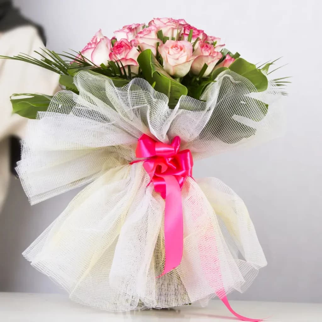 دسته گل رز هلندی لب ماتیکی کد 6290 — تصویر ۴