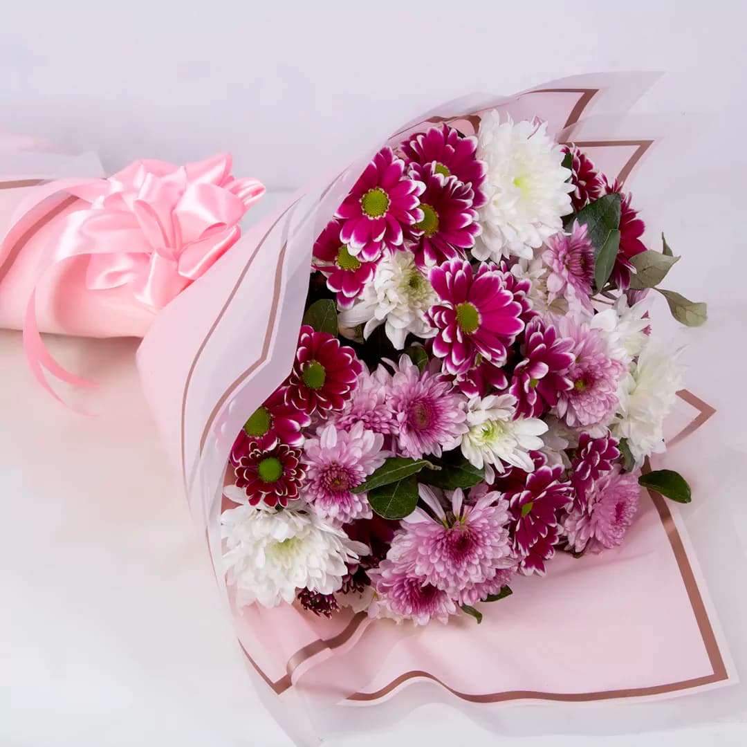 دسته گل هدیه گل داوودی کد 6470 — تصویر ۳