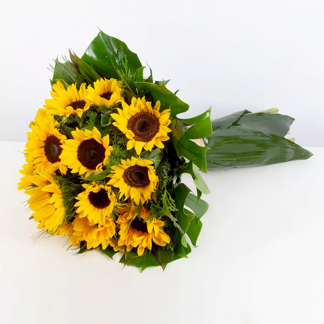 دسته گل هدیه آفتاب گردان کد 6590