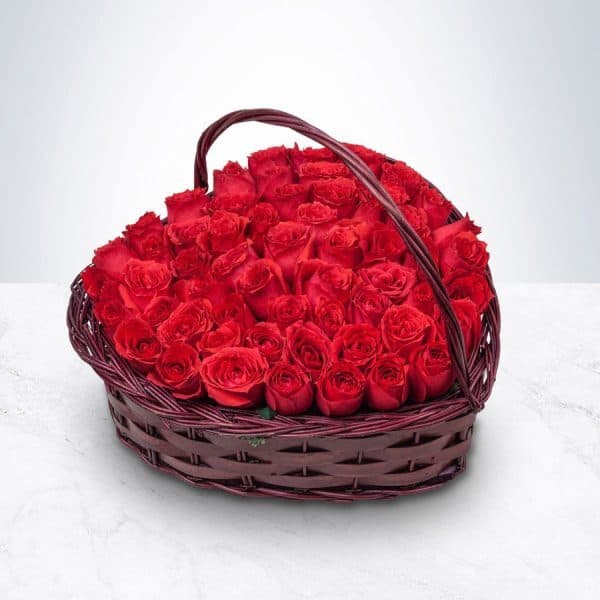 سبد گل رز قلبی