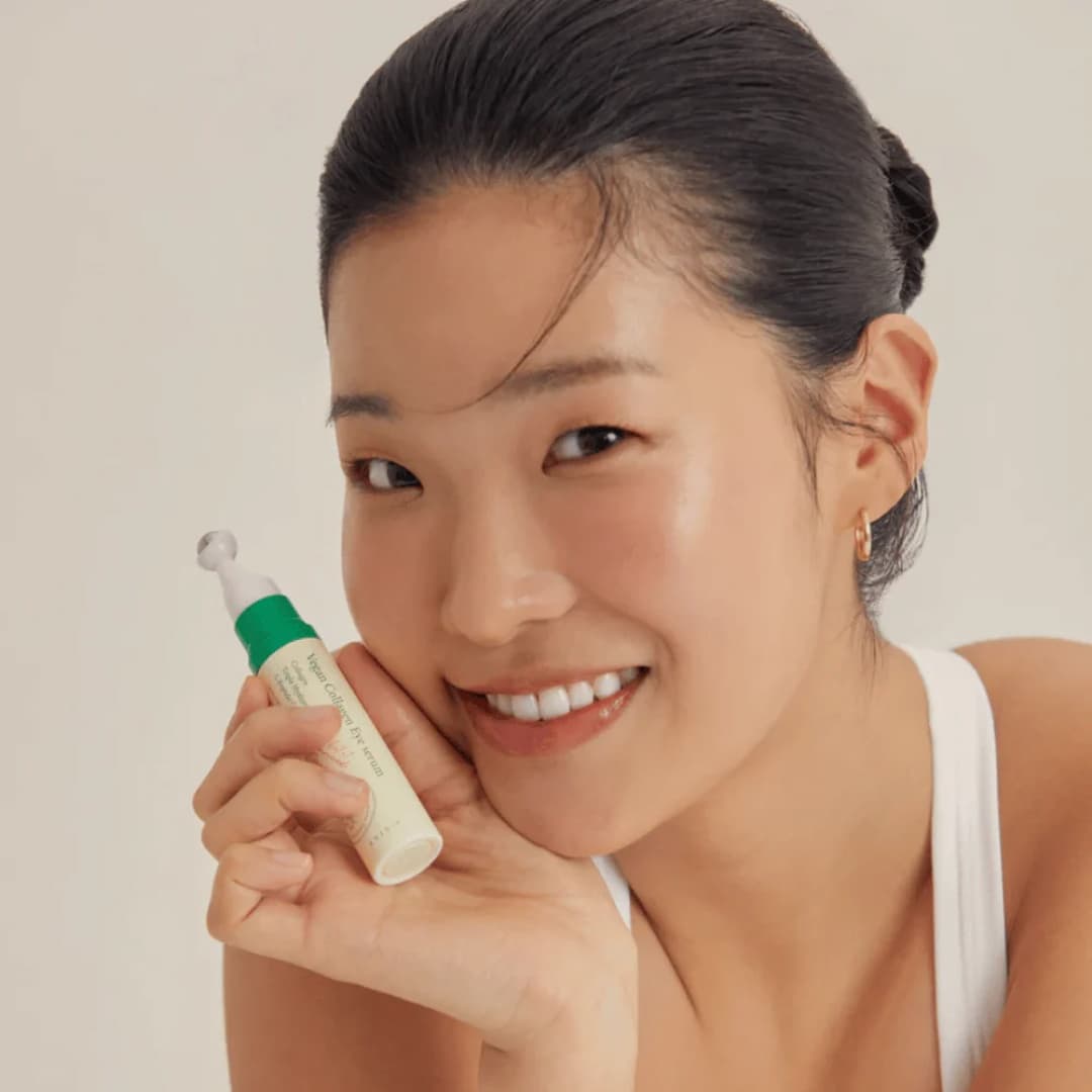 سرم دور چشم ضد چروک و روشن کننده اکسیس وای مدل Vegan Collagen حجم 10 میلی لیتر — تصویر ۳